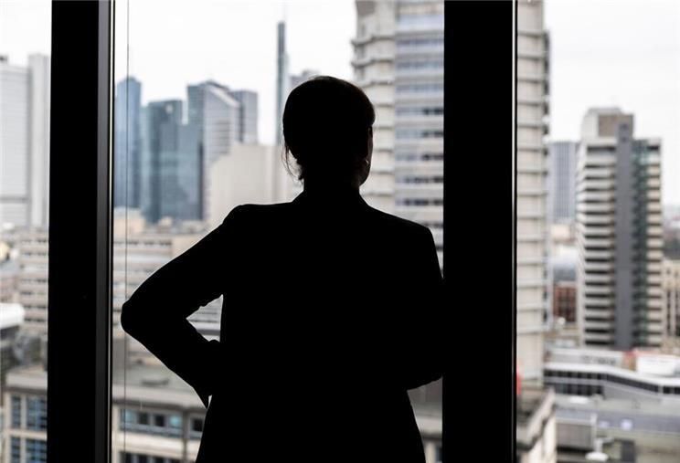 A quiet editorial setting for reflection